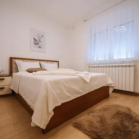 アパート Nika Surčin